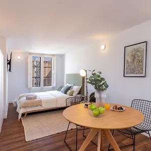 https://amazing-aparts-and-studios-in-gothic.topbarcelonahotels.com